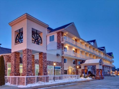 Holiday Inn Express - Mackinaw City